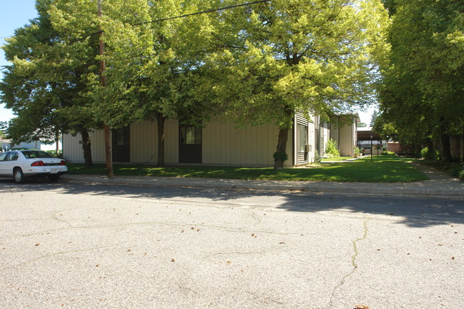 Deer Park Apartments in Deer Park, WA - Building Photo - Building Photo