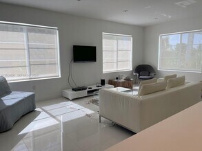 1460 Ocean Dr in Miami Beach, FL - Building Photo - Building Photo