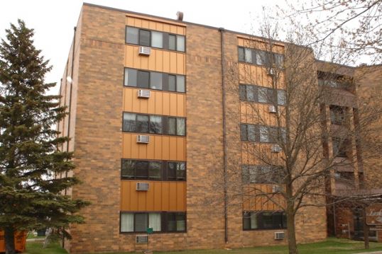 Lincoln Center Apartments in Chisholm, MN - Building Photo