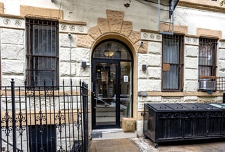 19 E 108th St in New York, NY - Foto de edificio - Building Photo