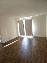 5000 Indian River Dr in Las Vegas, NV - Foto de edificio - Building Photo