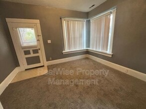 212 SE Mosher Ave in Roseburg, OR - Building Photo - Building Photo