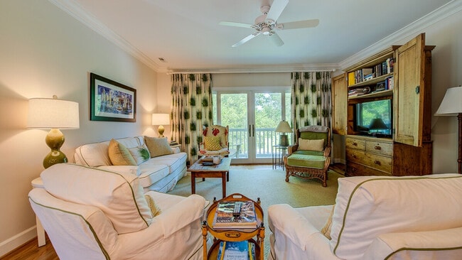 49 Collins Meadow Dr
