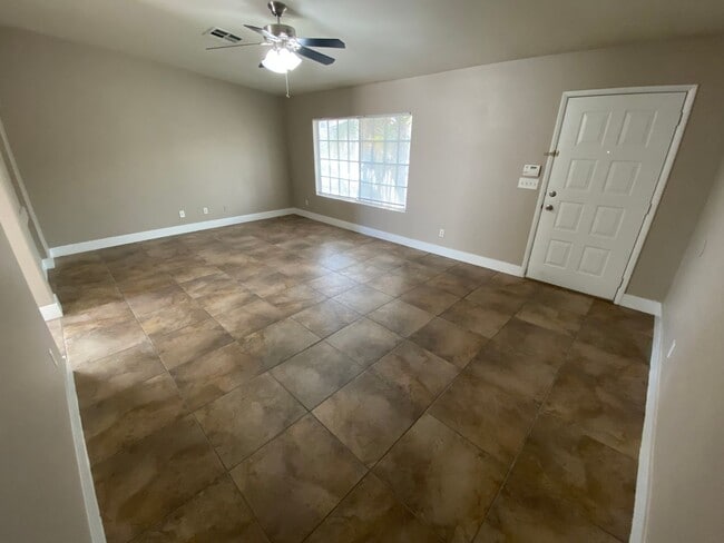 256 Finestra Dr in Henderson, NV - Building Photo - Building Photo