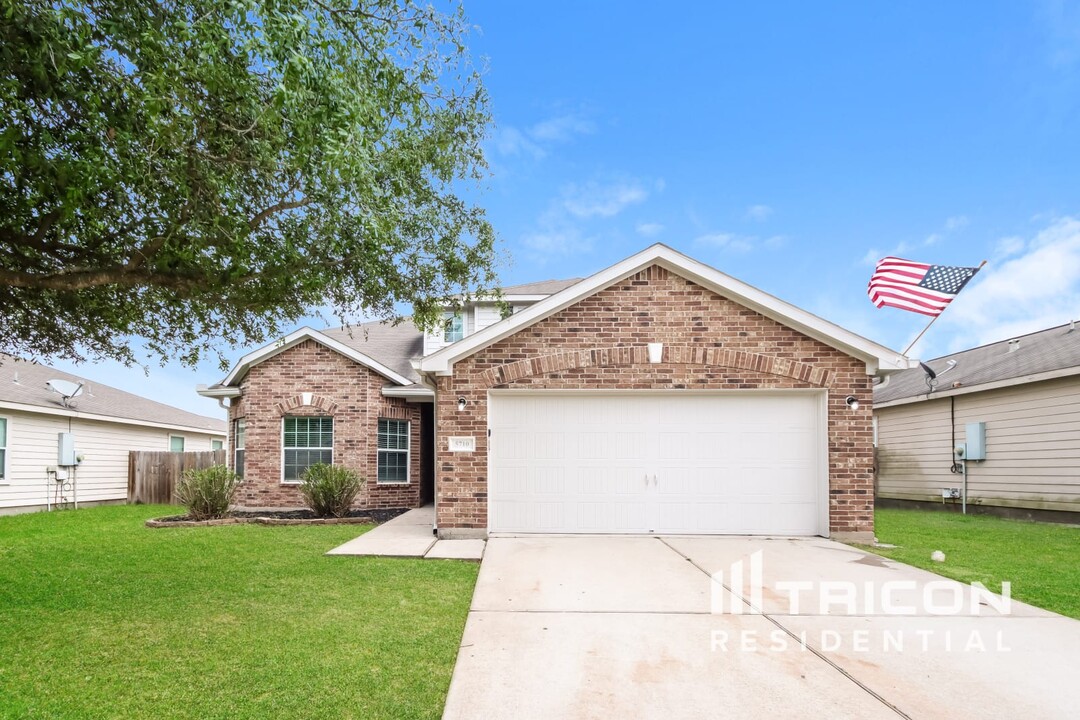 5710 That Way in Houston, TX - Building Photo