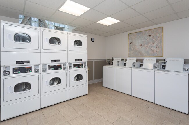 4756 N Maplewood Ave photo'