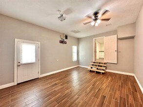 6612 Greg St in Rosharon, TX - Foto de edificio - Building Photo