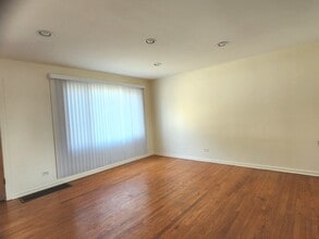 431 Oak St in Des Plaines, IL - Building Photo - Building Photo