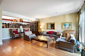 6205 1/2 Randi Ave in Woodland Hills, CA - Building Photo - Building Photo