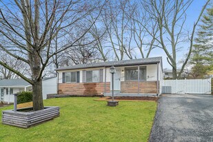 4819 Orange Blossom Ln in Hazelwood, MO - Building Photo