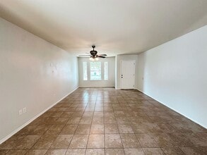 5516 Lost Hills Trail in Laredo, TX - Building Photo - Building Photo