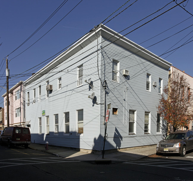 5401 Jackson St in West New York, NJ - Building Photo - Building Photo