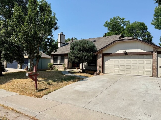 property at 2033 S Pagosa St