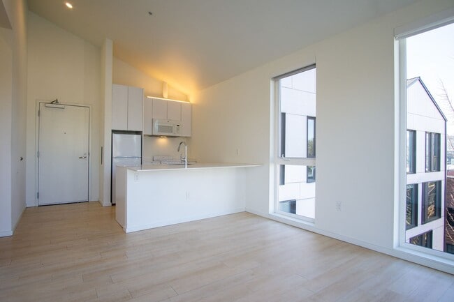1475 SE 15th Ave in Portland, OR - Building Photo - Building Photo