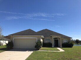 7117 Rapid River Dr W in Jacksonville, FL - Building Photo