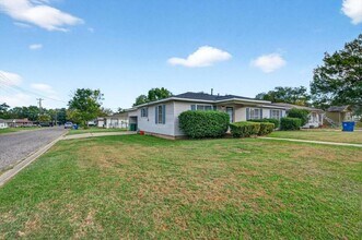 707 Carver St in Whitesboro, TX - Building Photo - Building Photo