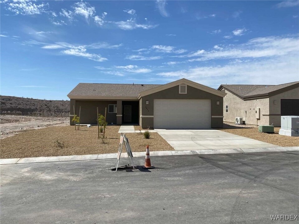 2672 Eagle Rock Trl in Bullhead City, AZ - Building Photo