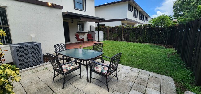 12707 SW 66th Terrace Dr in Miami, FL - Building Photo - Building Photo