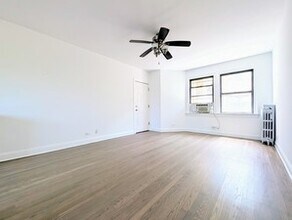 5655 N Spaulding Ave in Chicago, IL - Building Photo - Building Photo