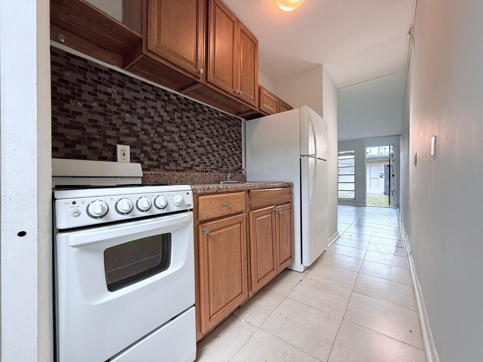 809 2nd St in West Palm Beach, FL - Building Photo