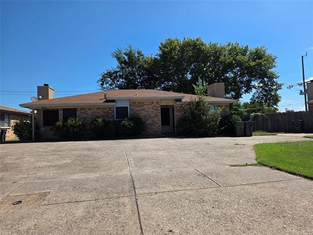 property at 2409 Springmont Ct