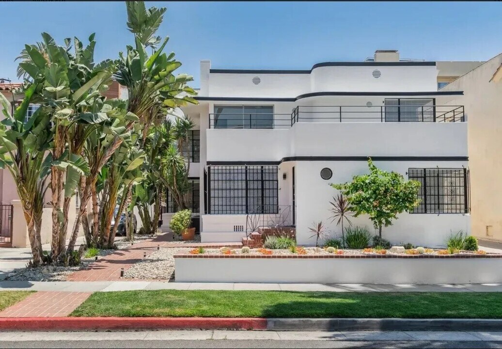 122 N Hamilton Dr, Unit #A in Beverly Hills, CA - Foto de edificio