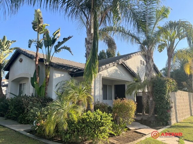 4202 Pacific Grove Ct in Bakersfield, CA - Building Photo - Building Photo