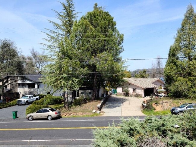 12003 Lakeshore S in Auburn, CA - Building Photo - Building Photo
