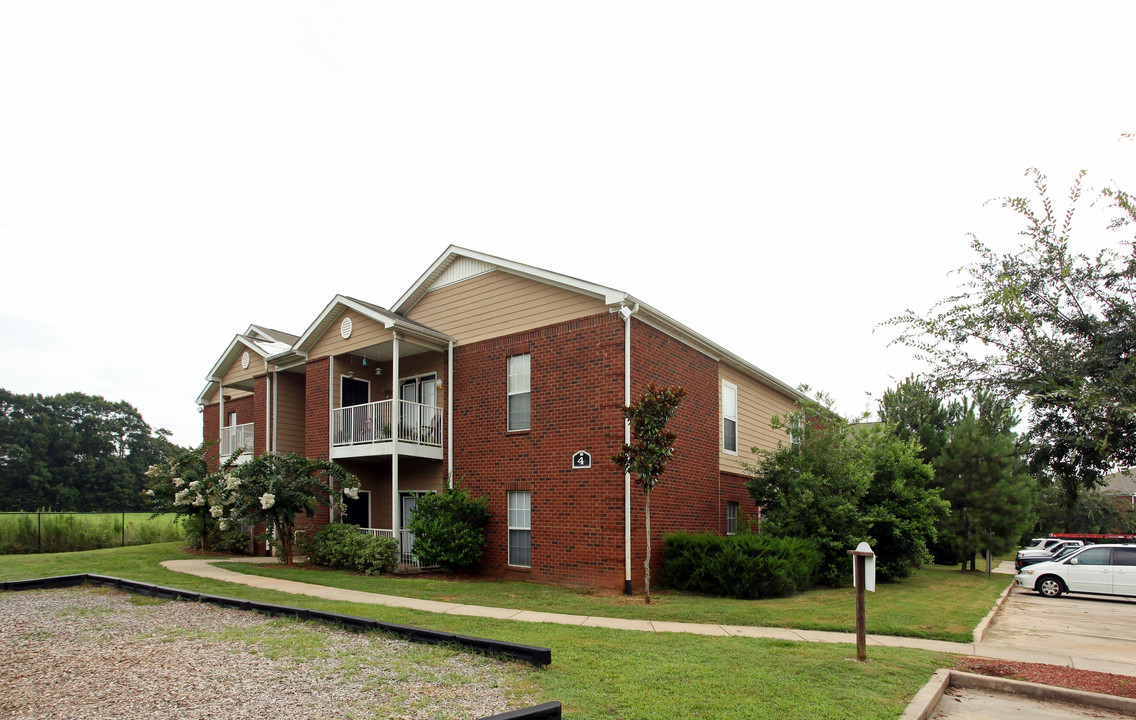 Annandale Park in Robertsdale, AL - Building Photo