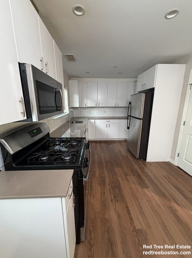 10 Myrtle St in Waltham, MA - Building Photo - Building Photo