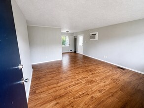 5602 Glencoe St in Indianapolis, IN - Building Photo - Building Photo