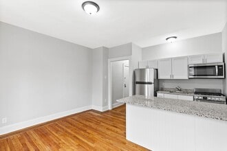128 Chestnut St in Rutherford, NJ - Building Photo - Building Photo