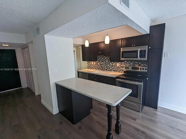 9331 SW 4th St in Miami, FL - Building Photo - Building Photo