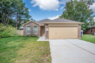 13006 Lazy Ln in Willis, TX - Building Photo