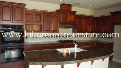 590 Hawkcrest Cir in Sacramento, CA - Building Photo - Building Photo