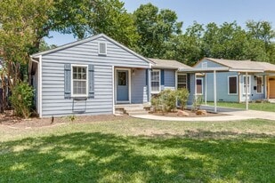 8919 San Fernando Way in Dallas, TX - Building Photo