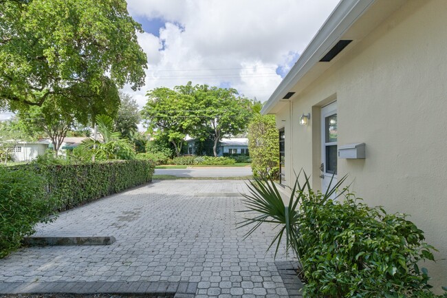 312 NE 14th Ave in Fort Lauderdale, FL - Building Photo - Building Photo