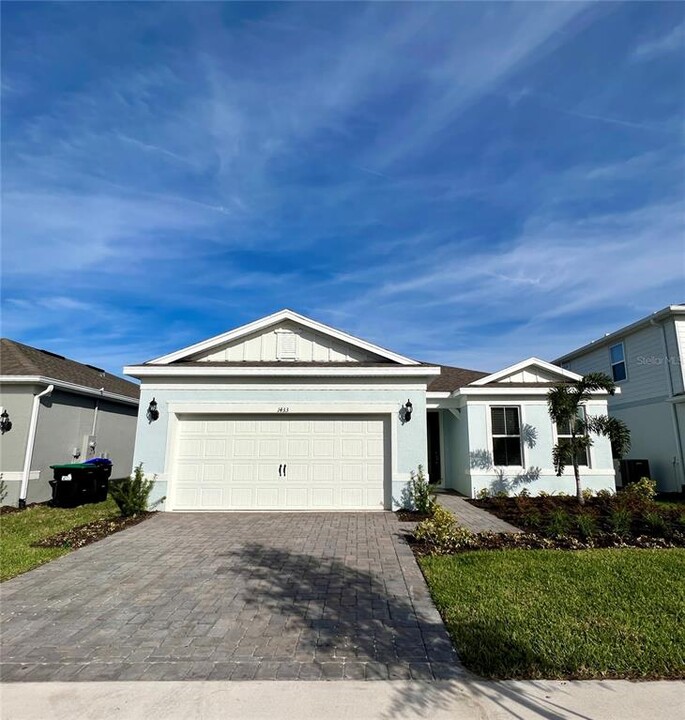 1433 Grand Palm Dr in Alafaya, FL - Foto de edificio