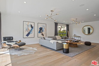 440 N Oakhurst Dr-Unit -301 in Beverly Hills, CA - Building Photo - Building Photo