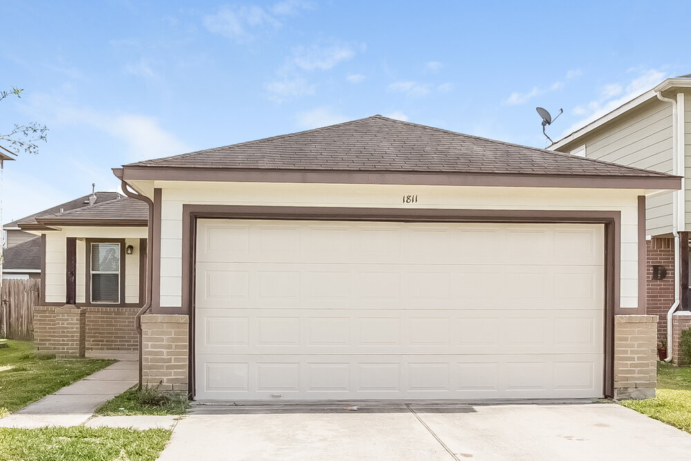 1811 Adobe Stone Dr in Humble, TX - Building Photo