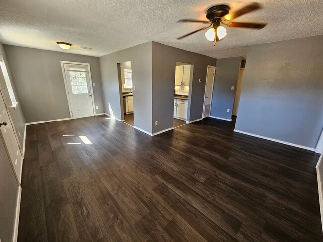 1601 N Hills Blvd in Van Buren, AR - Building Photo - Building Photo