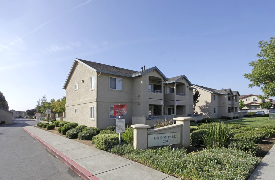 Gilroy Park Apartments in Gilroy, CA - Building Photo