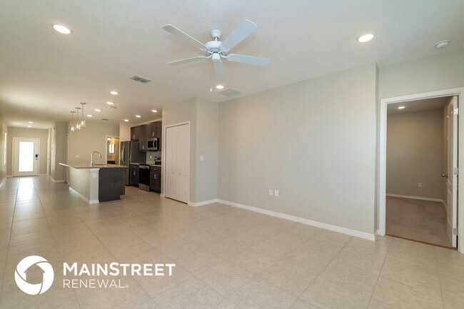 255 Villavista Ct in Davenport, FL - Building Photo - Building Photo