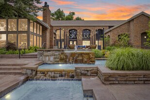 One Eton Square in Tulsa, OK - Building Photo