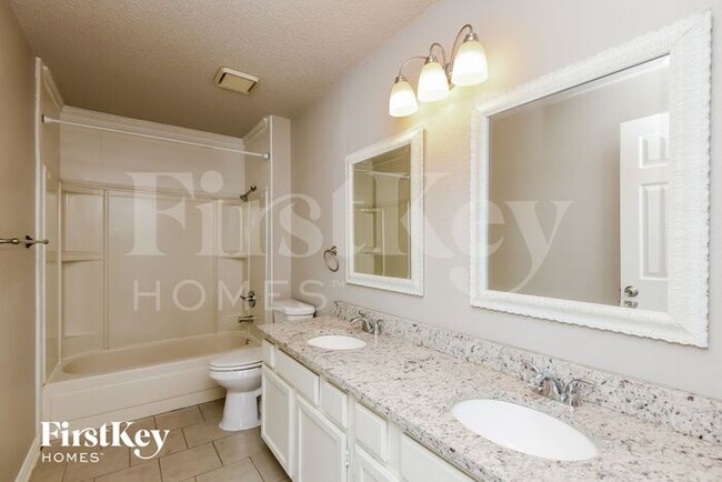 403 Newberry St in Grand Prairie, TX - Building Photo - Building Photo