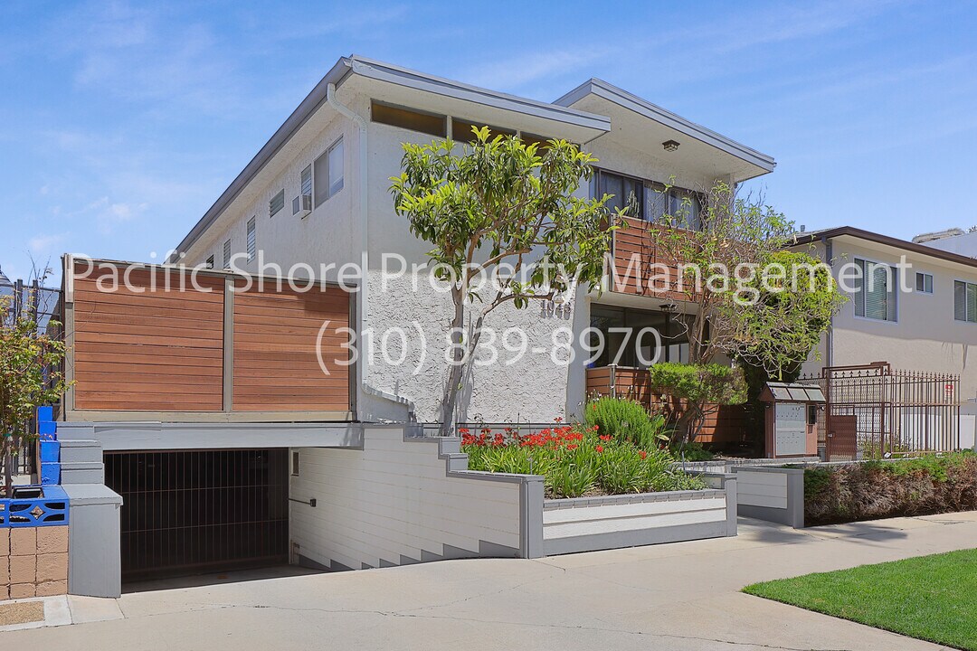 1043 12th St in Santa Monica, CA - Foto de edificio