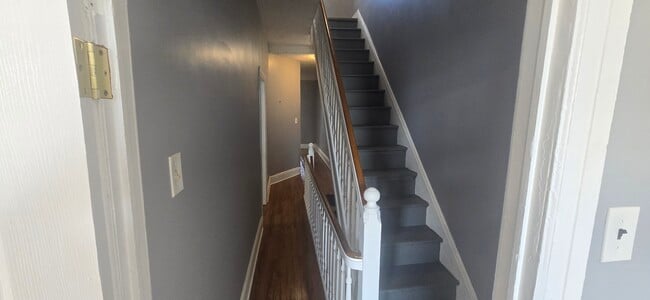 404 Rutherford Ave, Unit #2 in Trenton, NJ - Foto de edificio - Building Photo