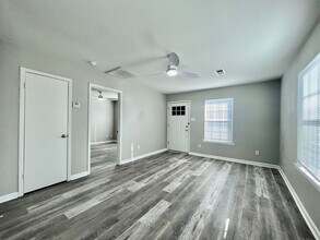 903-903 Allen St in San Marcos, TX - Foto de edificio - Building Photo