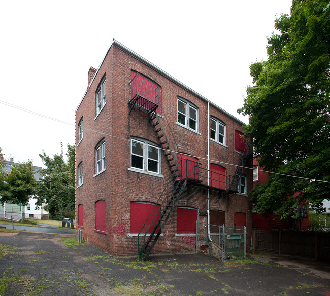 7 West St in New Britain, CT - Building Photo - Building Photo