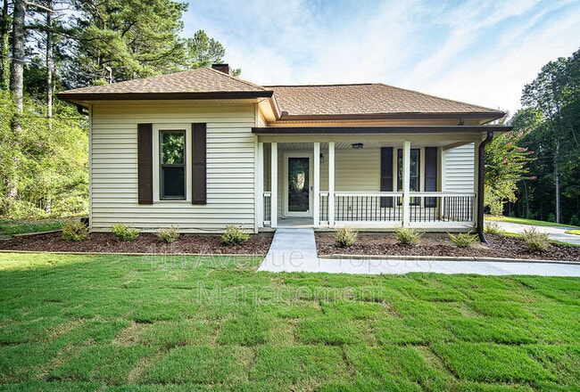 2531 E Maddox Rd in Buford, GA - Building Photo - Building Photo